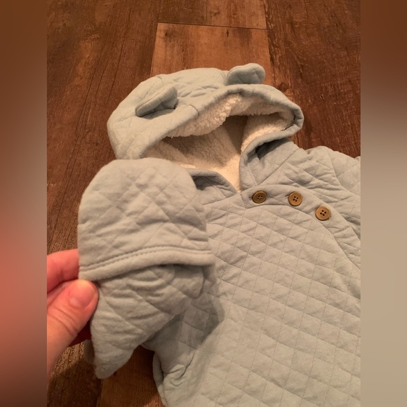 Carter’s 9 months Blue quilted zip-up snow suit/winter outerwear - Picture 5 of 8